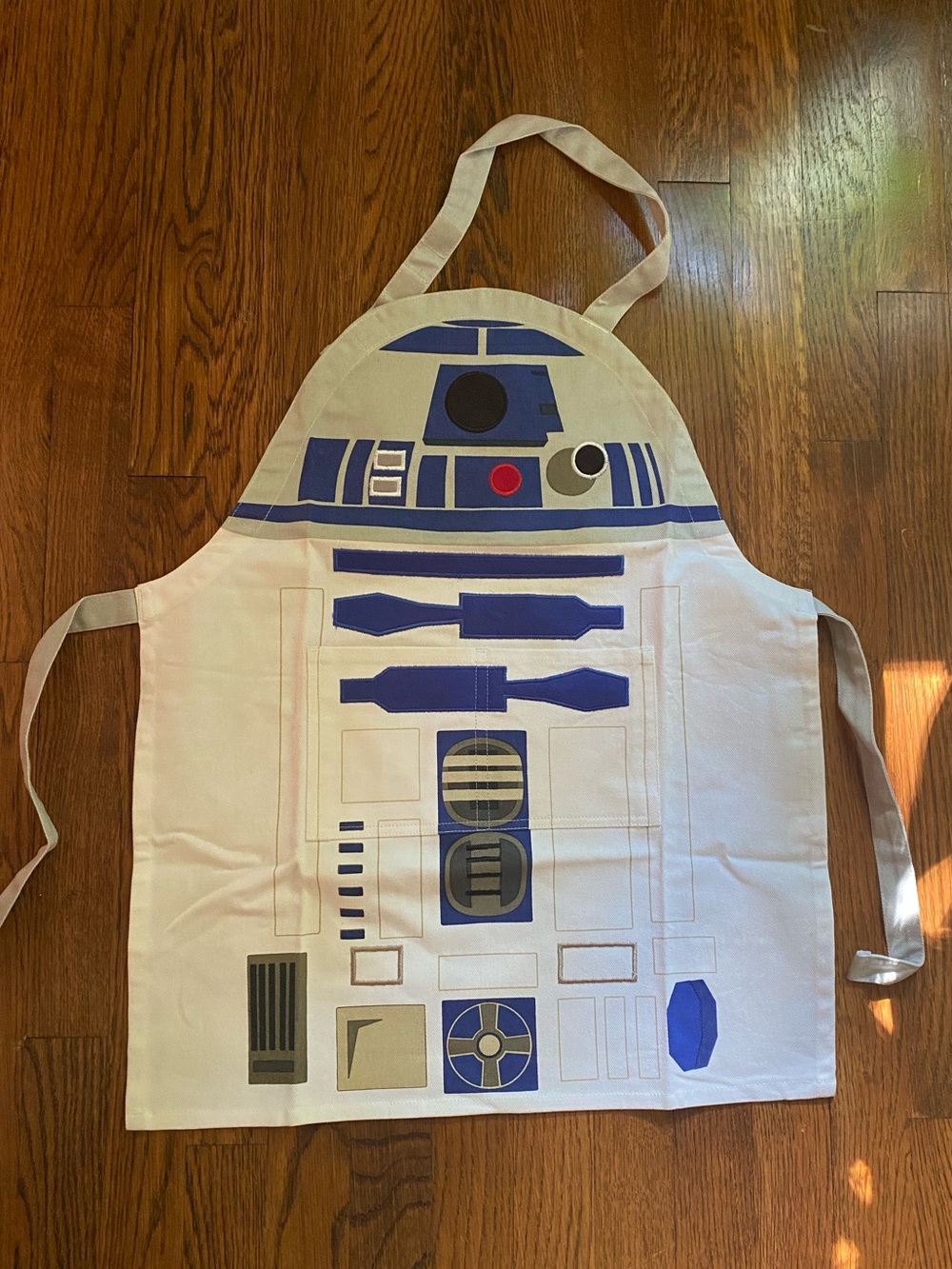 NWOT Star Wars R2D2 Kids apron from Williams Sonoma 100% Cotton Boy Girl Cooking